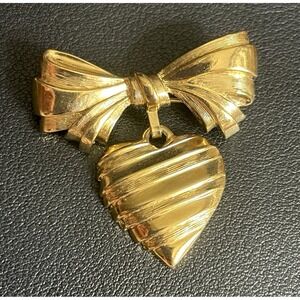 Vintage AVON Bow Brooch Dangler Heart "I Love You Grandmother" Gold Tone Pin